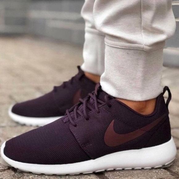 Nike Roshe One shoes, port wine - Picture 2 of 7